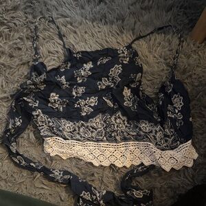 Abercrombie & Fitch Navy Floral Crop Top